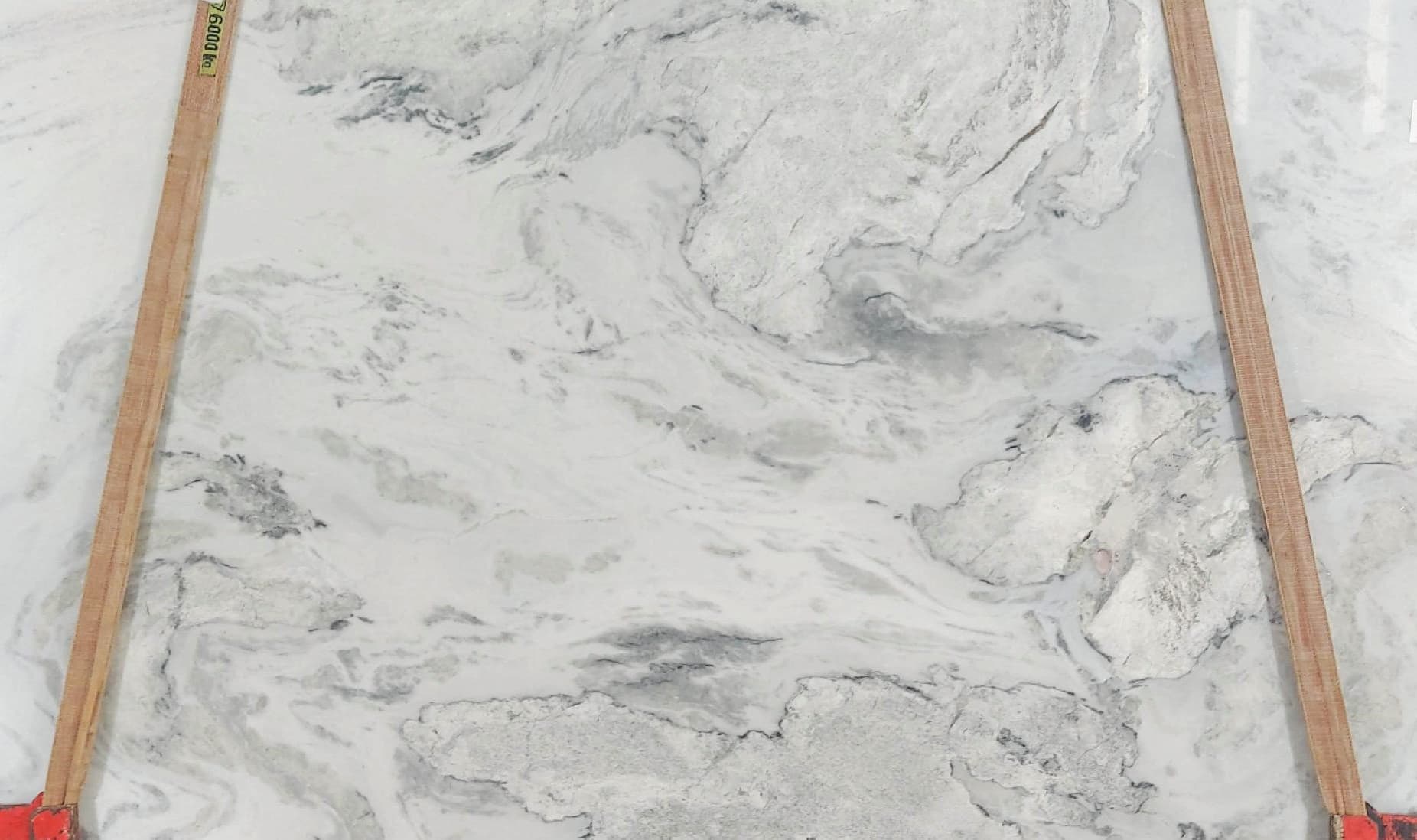 close view of tessoro fantasy marble